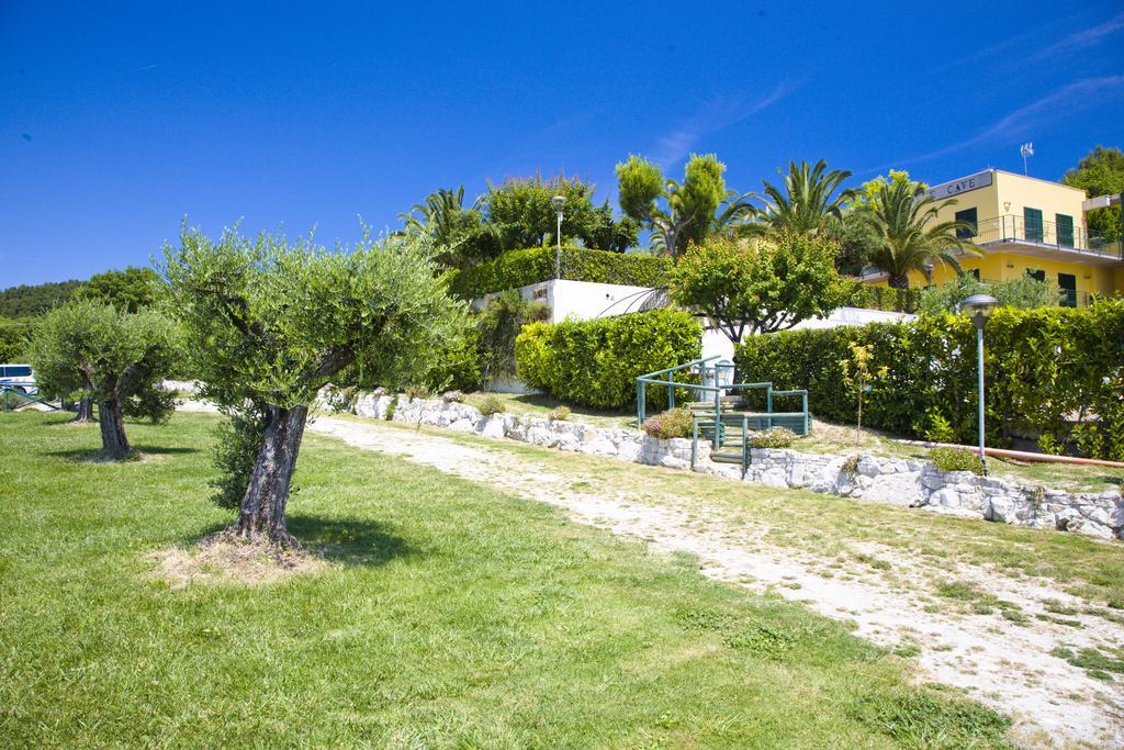 Le Cave Hotel 3*