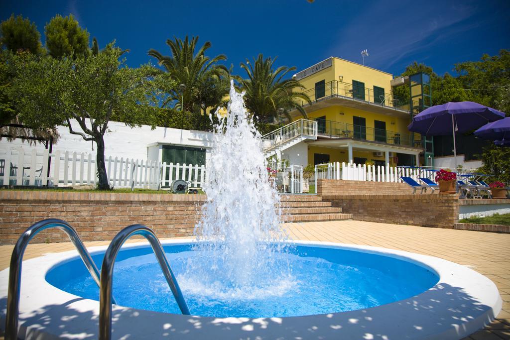 Hotel Le Cave 3*